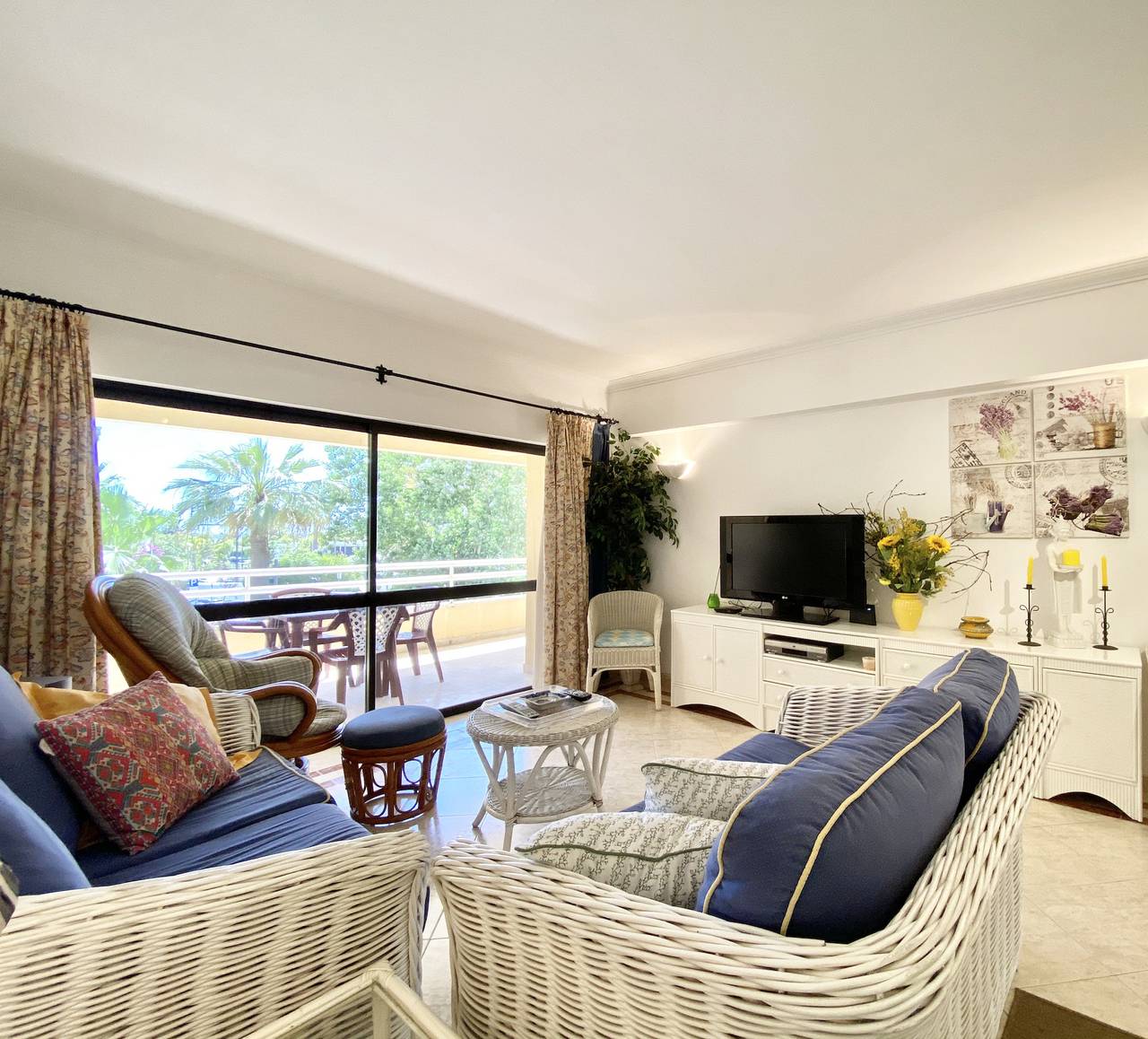 Entire apartment, Holiday apartment for 4 people with balcony in Vilamoura, Quarteira