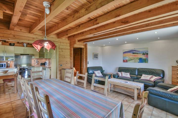Chalet für 9 Personen, mit Balkon und Garten