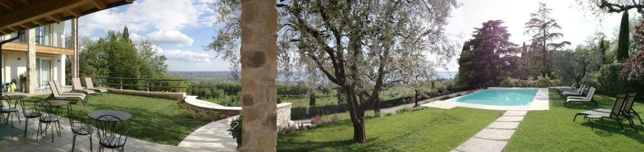 B&B für 2 Personen, mit Whirlpool und Pool sowie Terrasse und Garten am Gardasee - 4