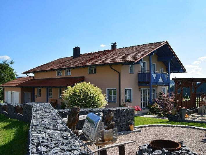 Ferienhaus für 4 Personen, mit Terrasse und Garten
