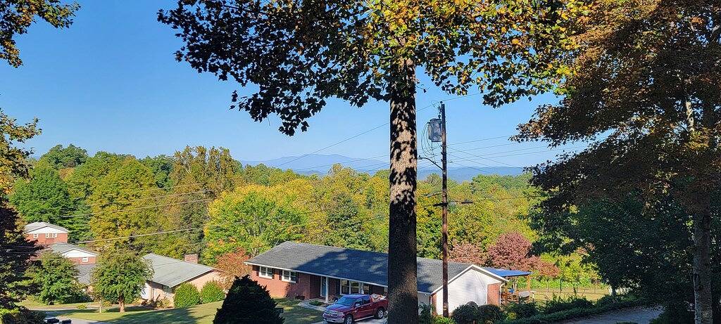 Ganze Wohnung, Apartment at the base of the Blue Ridge Mountains in Caldwell County