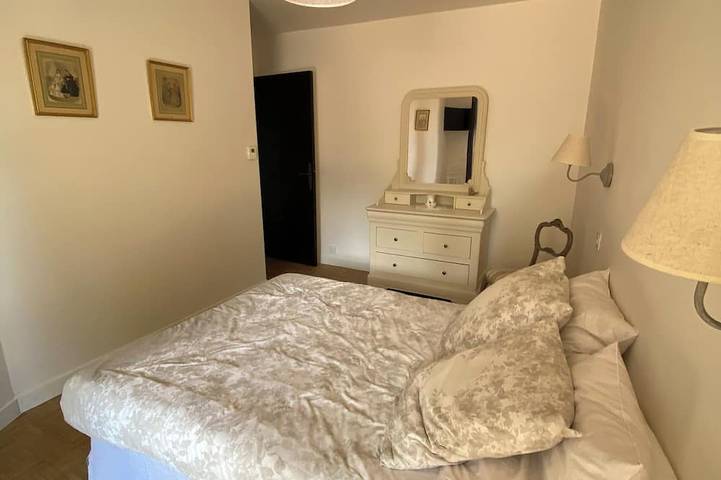 Location de vacances pour 8 personnes, avec terrasse et jardin, animaux acceptés à Authezat - 2