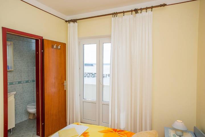 Ferienwohnung für 2 Personen, mit Balkon/Terrasse in Banjol - 3