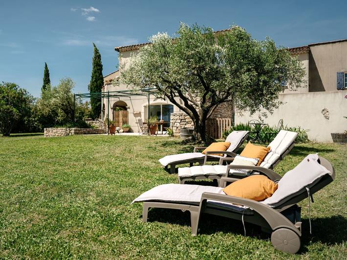 Location de vacances pour 4 personnes, avec jardin à Cavillargues