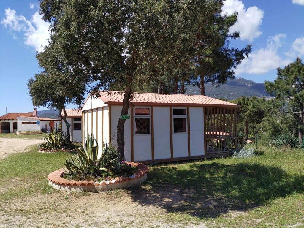 Zecamping 3* piscine 1km plage pet friendly jacuzzi locatif 25m2 in Olmeto, Distrito de Sartène