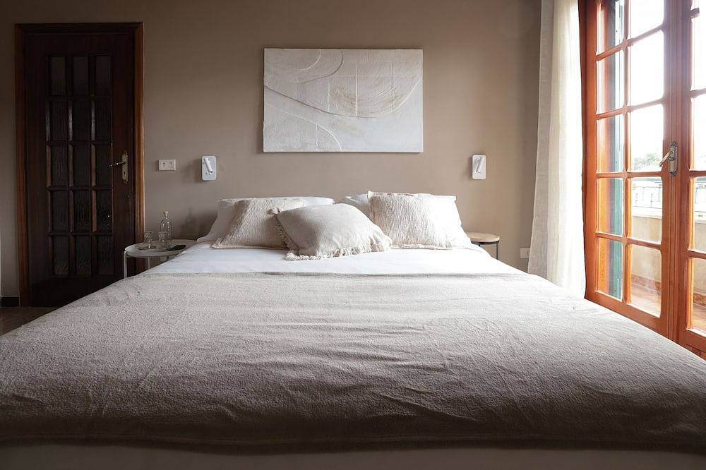 In township on the outskirts of Caserta \"Alley Zenone 8\" in Caserta, Provincia de Caserta