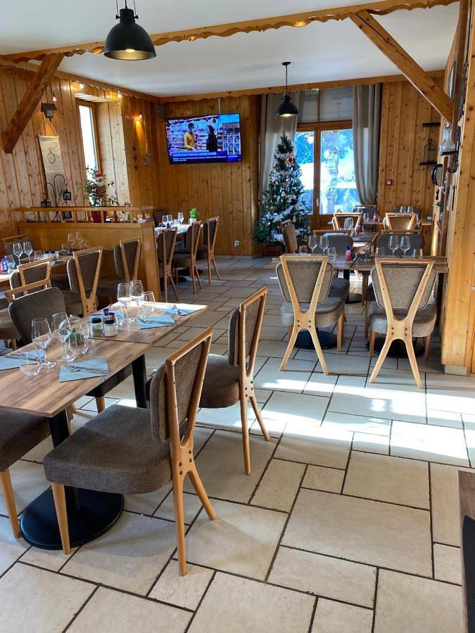 Hôtel Restaurant des Lacs in Chaux-des-Crotenay, Parc naturel régional du Haut-Jura