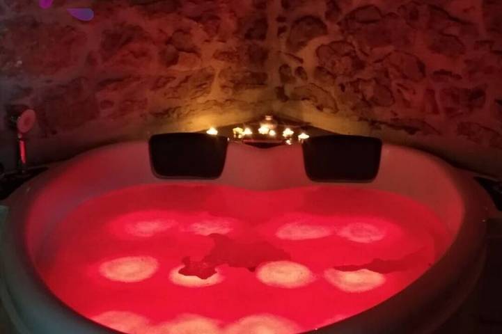 Cabaña para 2 personas, con jardín además de jacuzzi y piscina, Se admiten mascotas en Comunidad Valenciana