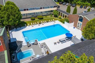 Hôtel pour 3 personnes, avec jacuzzi et piscine dans Waterville