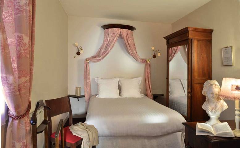 Hôtel pour 2 personnes, avec Terrasse et Jardin à Tours - 2