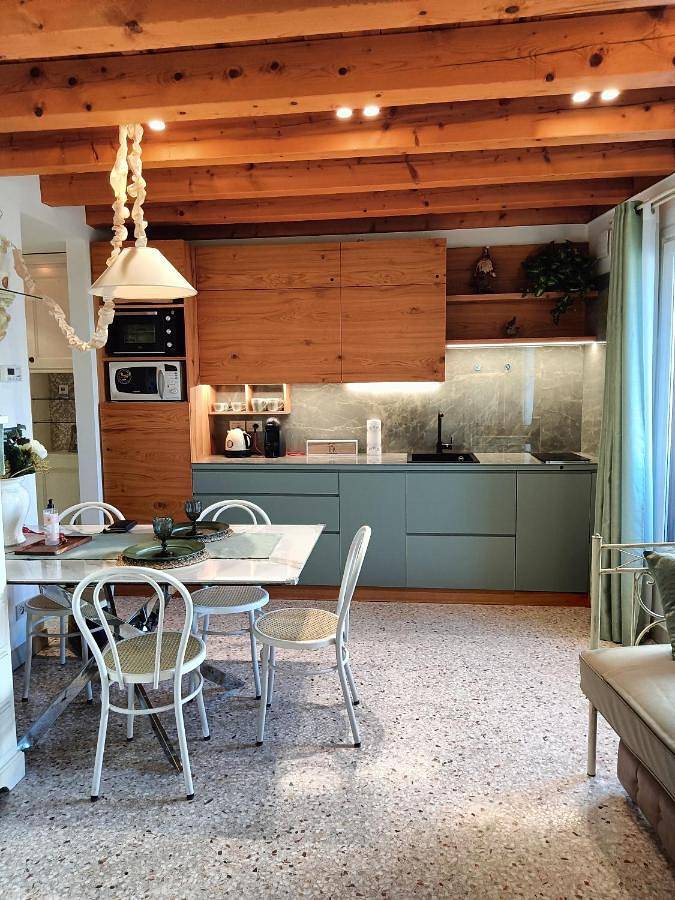 Gîte pour 3 personnes, avec piscine ainsi que terrasse et vue à Trévise - 4