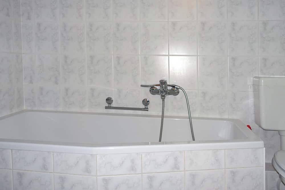 Entire apartment, Modern 2 room apartment near Saxon Switzerland and Dresden in Dohna, Eastern Ore Mountains