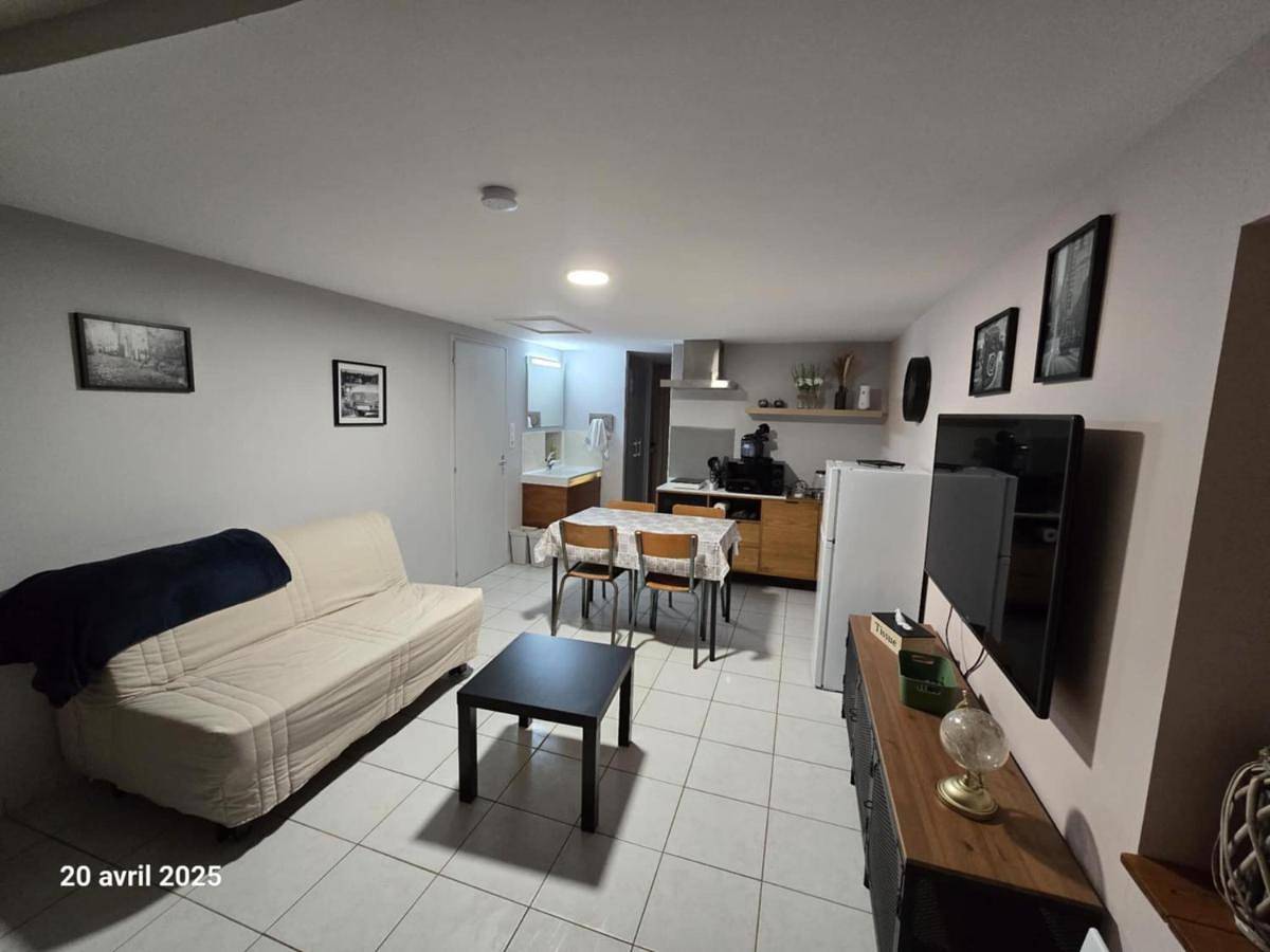 Appartement entier, One-Bedroom Apartment - Non-Smoking in La Tardière, Fontenay-le-Comte