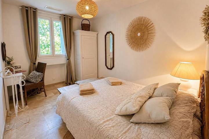 Location de vacances pour 8 personnes, avec Balcon ainsi que Jardin et Piscine à Tourrette-Levens - 4