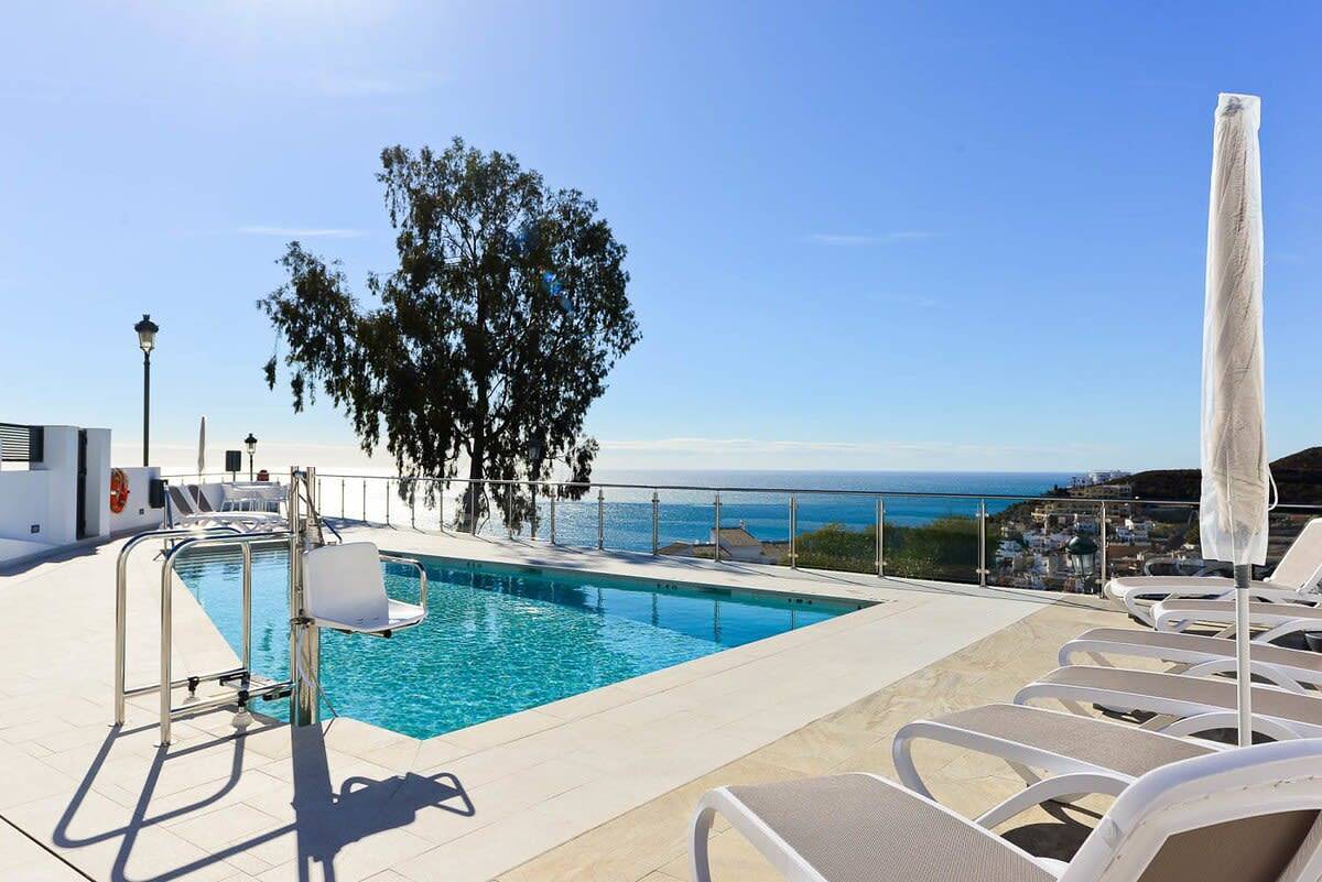 Hel lägenhet, Lägenhet för 2 Personer med pool in Punta Lara (Nerja), Nerja