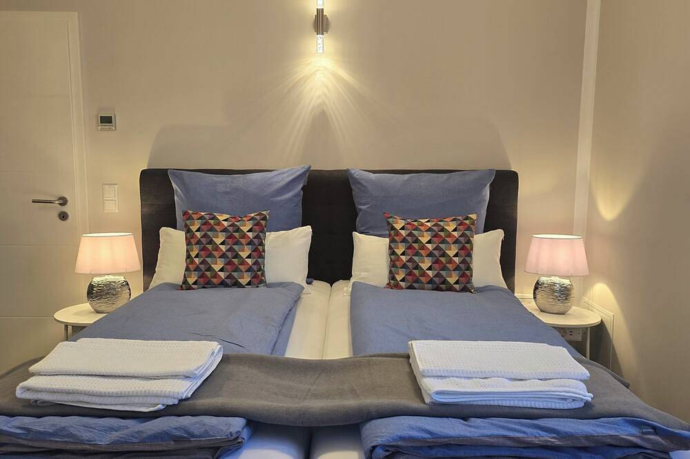 Entire apartment, Apart Studio - Suites - Dessau-Rosslau with Pool Air Conditioning Parking in Roßlau, Dessau