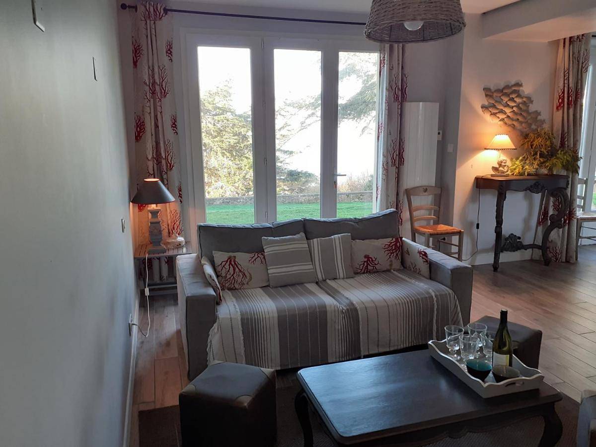 Maison vue exeptionnelle sur la mer in Lancieux, Région de Dinan