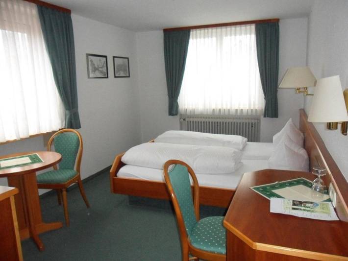 Hotel für 3 Personen, mit Terrasse und Garten in Merzhausen - 2