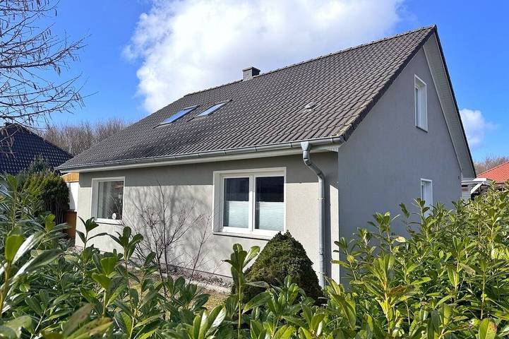 Bungalow für 8 Personen, mit Terrasse und Garten in Sassnitz