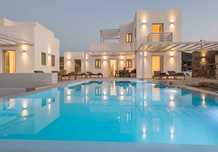 Villa pour 18 personnes, avec terrasse et vue sur l’océan dans Paros - 2