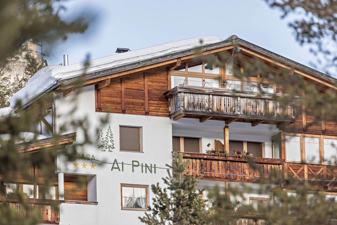 Ganze Wohnung, Einzimmerapartment "Ciasa ai Pini 211" in der Nähe von Skiliften mit Bergblick, Balkon & Sauna in San Cassiano, Abtei