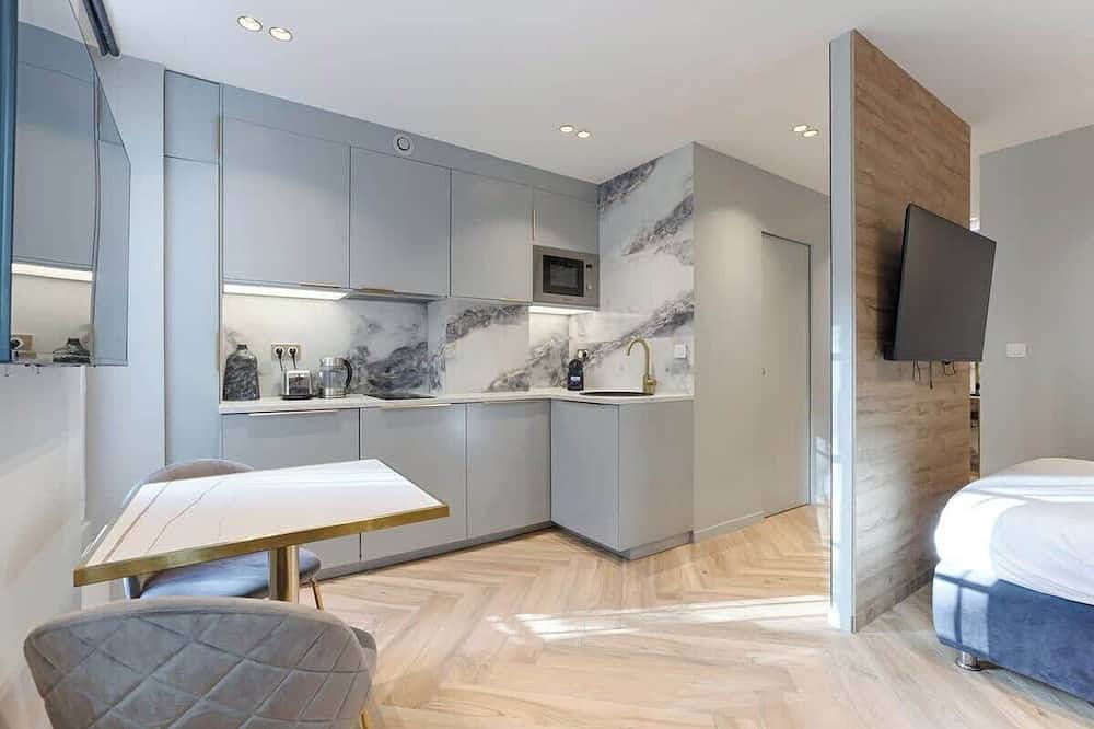 Entire apartment, Porte Maillot Charming Apartment in Neuilly-sur-Seine, Hauts-de-Seine