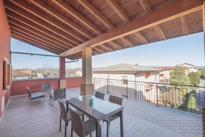 Ferienwohnung für 2 Personen, mit Balkon/Terrasse und Pool in Sirmione