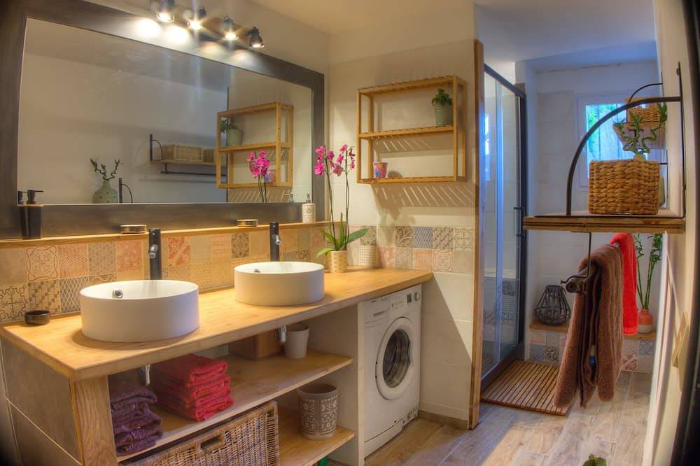 Vue panoramique sur mer et montagne, Maison de village indépendante, in Calcatoggio, Région d'Ajaccio