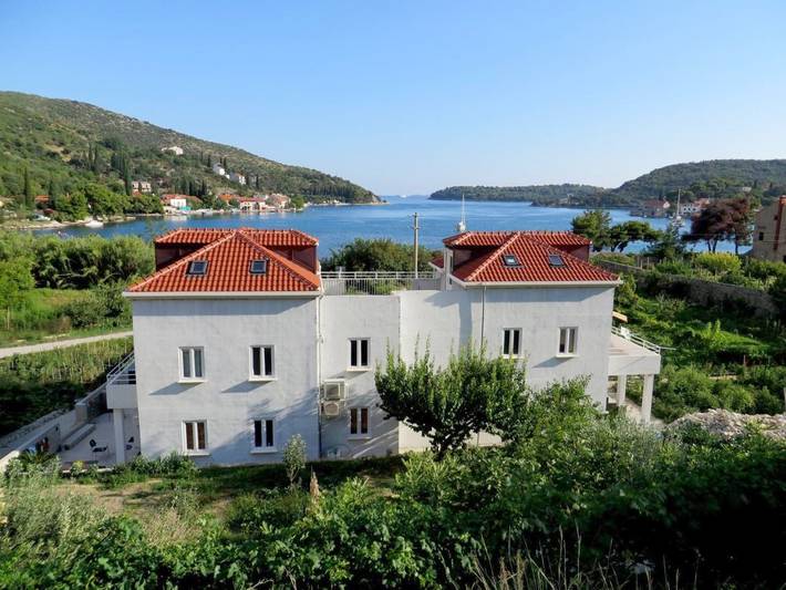 Maison d’hôte pour 6 personnes, avec jacuzzi ainsi que jardin et piscine