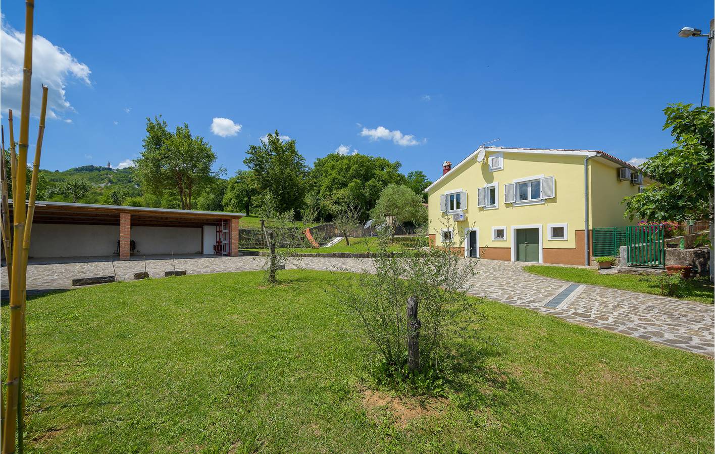 Holiday home for 7 people with terrace in Pićan, Central Istria