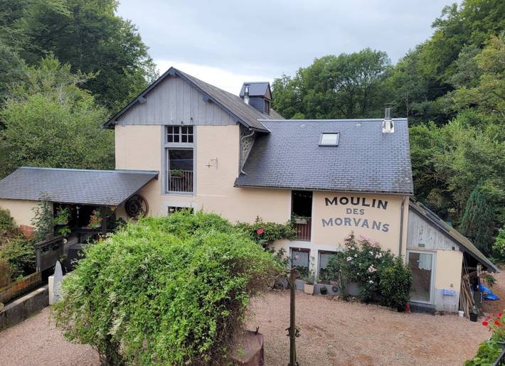 Gîte pour 11 personnes, avec balcon et jardin à Fâchin