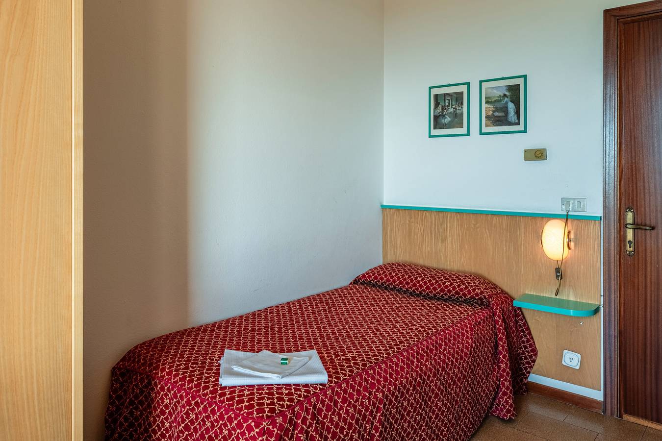 Room 'Singola' with Shared Garden, Wi-Fi and Air Conditioning in Cerreto Guidi, Florence Province