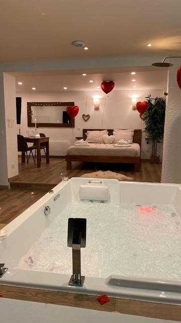 Gîte pour 2 personnes, avec sauna et jacuzzi à Charleville-Mézières