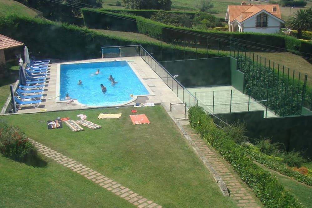 Apartamento entero, Apartamento frente a la playa con piscina a 200m y pista de padel in Mogro, Miengo