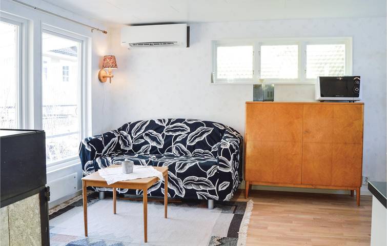 Casa de vacaciones para 4 personas con jardín in Ingarö