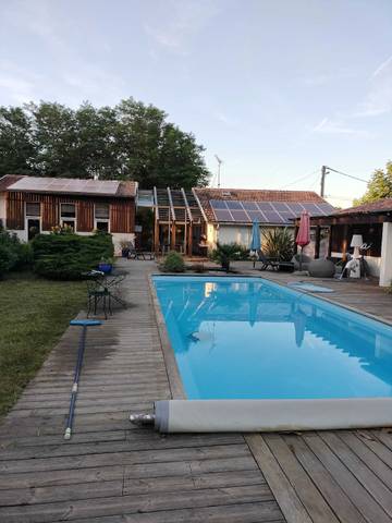 Location de vacances pour 8 personnes, avec piscine et jardin à Saint-Vincent-de-Paul