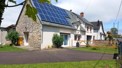 Gîte pour 5 personnes, avec jardin à Messeix