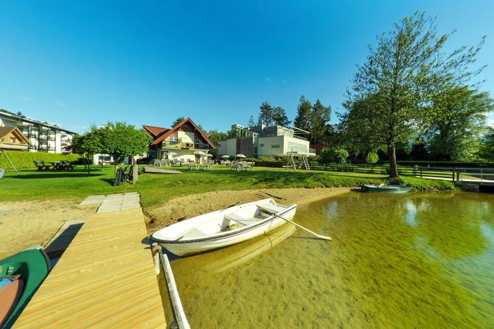 Ferienwohnung für 4 Personen, mit Balkon und Terrasse sowie Garten und Seeblick am Faaker See - 2