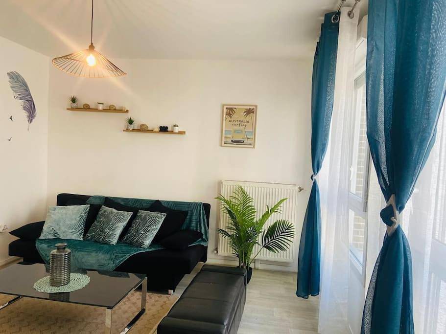 Appartement entier, One-Bedroom Apartment in Goussainville, Val-d'Oise