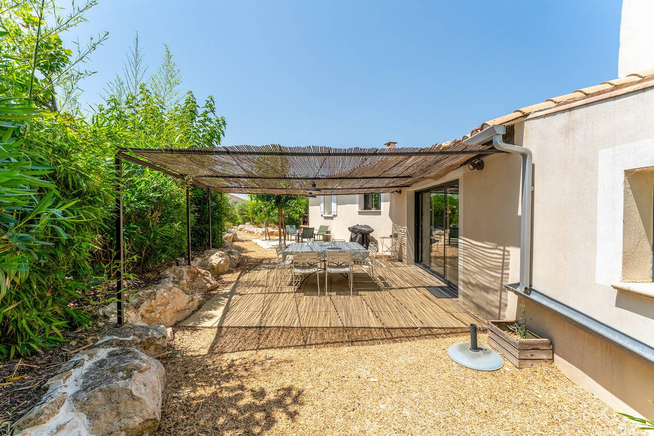 Holiday Home 'Saumane, Grande Bergerie' with Shared Pool, Wi-Fi and Air Conditioning in Saumane-de-Vaucluse, Vaucluse