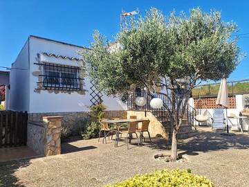 Gîte pour 5 personnes, avec vue ainsi que jardin et piscine à Tordera
