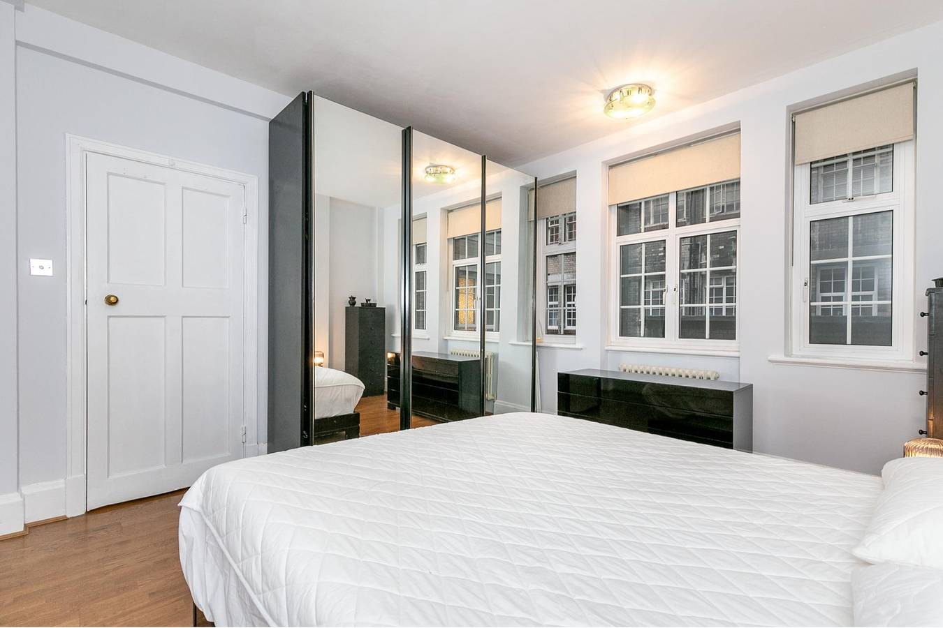 Entire vacation apartment, 1 Bed Flat Sleeps 3 - Wifi, Near City Centre in Kensington and Chelsea, London