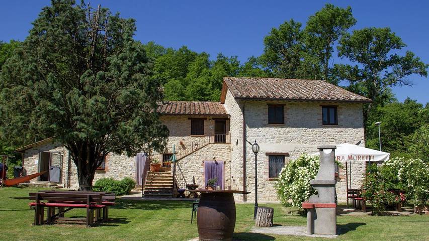 Agriturismo per 2 persone, con terrazza e giardino, con animali domestici in Perugia e dintorni