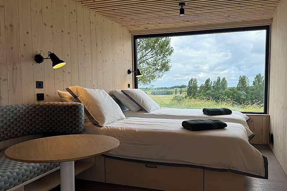 Unique & tranquil vineyard cabin getaway in Berson, Región de Blaye