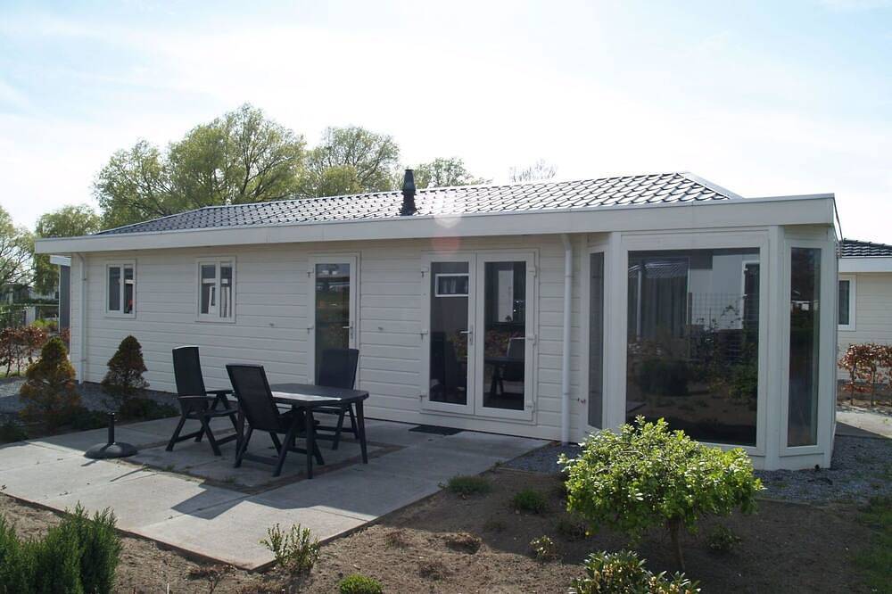 Schönes alleinstehendes Ferienhaus für 4 Leute mit  W-Lan, Pool, Tv, Terrasse und Parkplatz in Dordrecht, Nationalpark De Biesbosch
