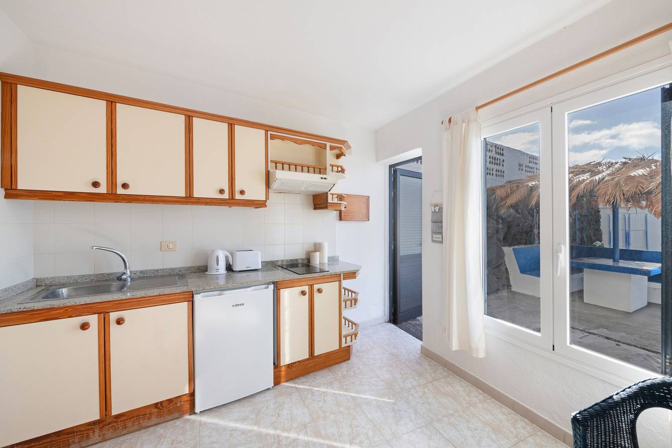 Appartamento intero, Appartamento 'La Bayana - 3' con vista mare, piscina in comune e Wi-Fi in Puerto Naos, Los Llanos de Aridane