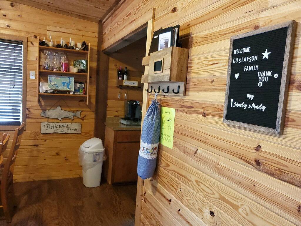 Abgeschiedene Baumhaushütte in Lake Texoma