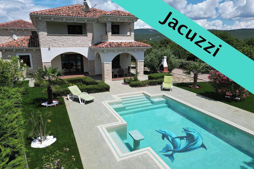 Villa Anna (5*) : Steinhaus, Beheizter Pool, Whirlpool, 900m zum Meer in Krk Stadt, Krk
