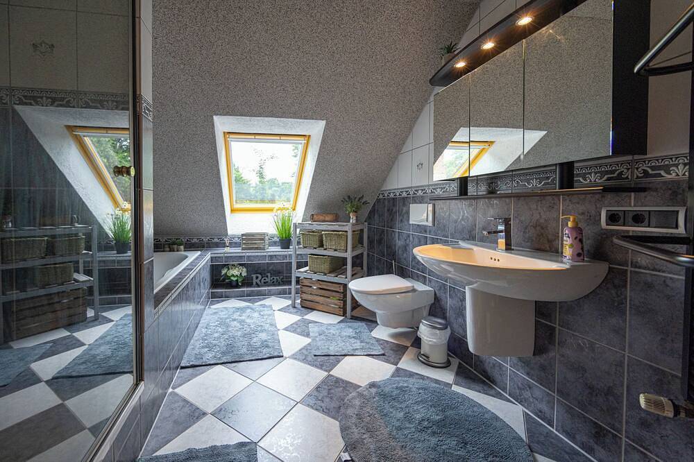 5 Sterne Ferienhaus mit Sauna & Whirlpool. Perfekt für die ganze Familie. in Bellin, Krakow am See