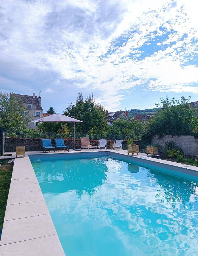 Chambre d’hôte pour 6 personnes, avec sauna et jacuzzi ainsi que terrasse et piscine